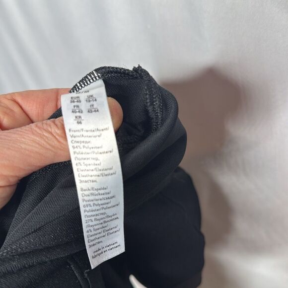 Spanx Assets Black High Waisted Shiny Stretch Shaping Leggings. Size Medium. - Picture 7 of 9